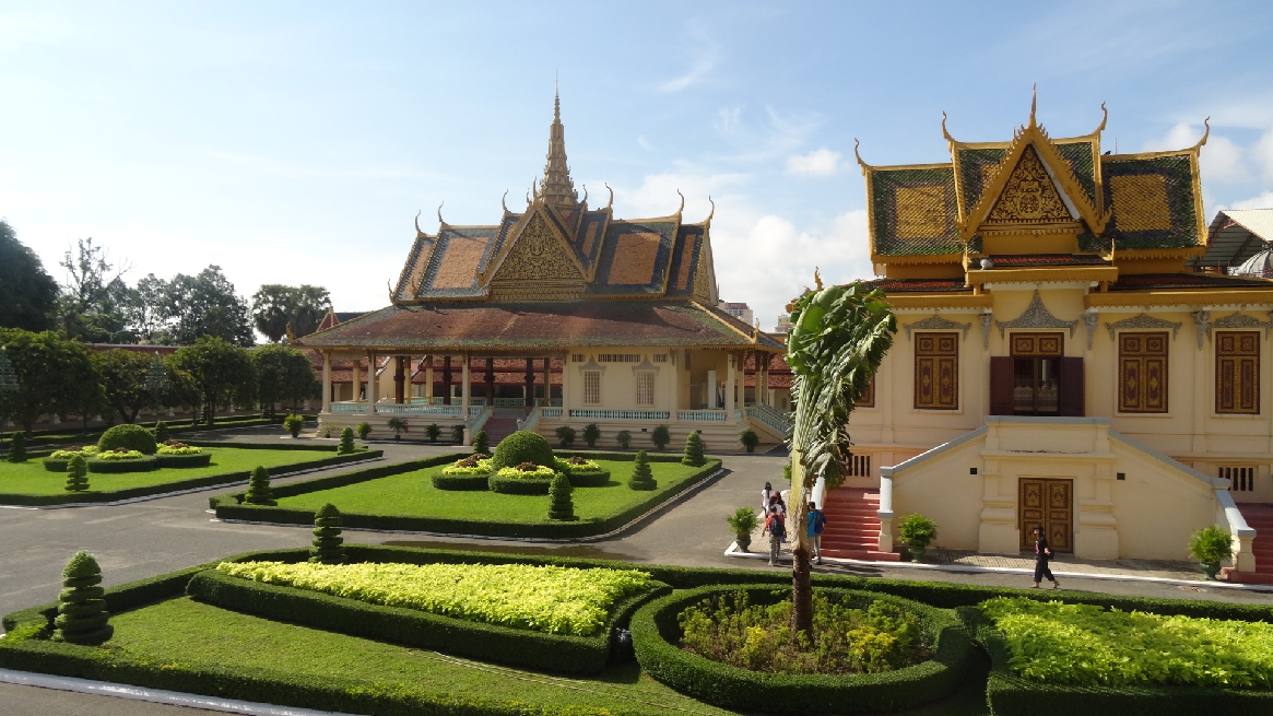 Phnom Penh - Underabigbluesky